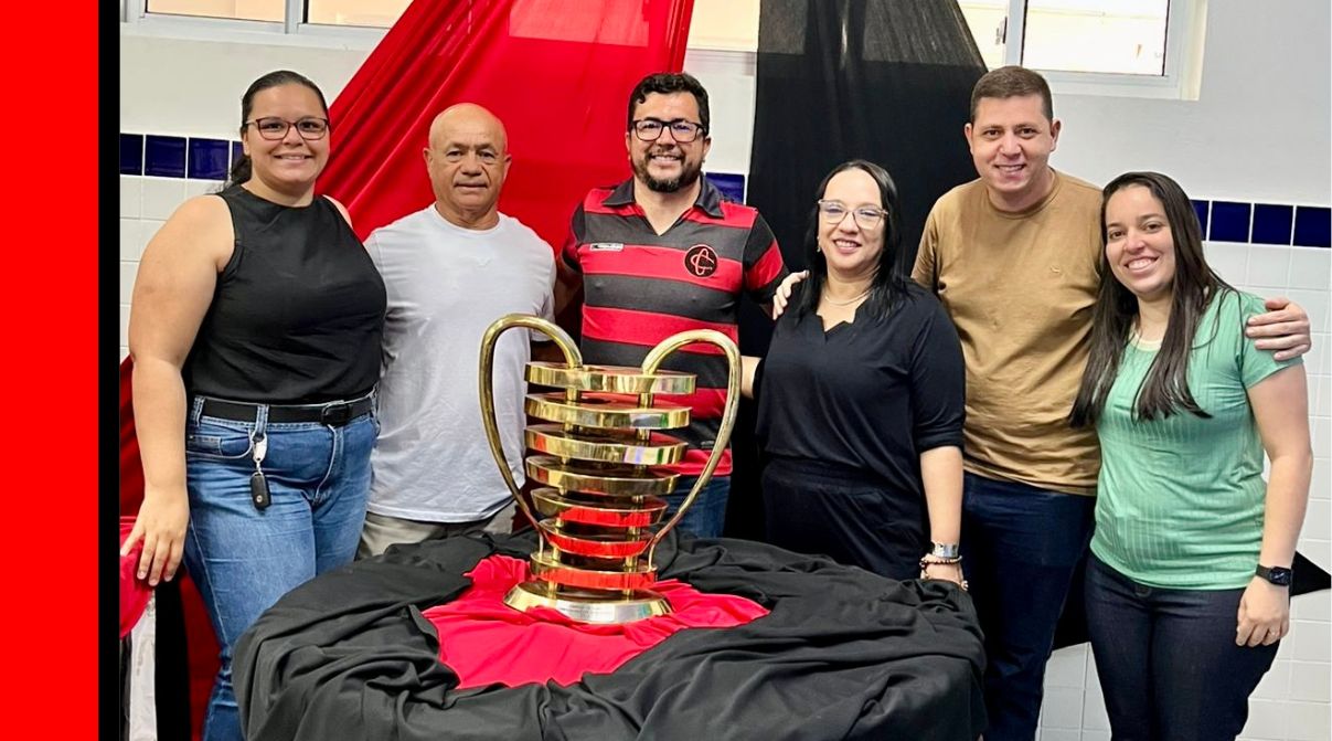 CAMPINENSE É HOMENAGEADO EM EVENTO DA ESCOLA ANÉSIO LEÃO